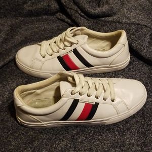 Tommy hilfiger sneakers 1 HOUR ONLY $12
